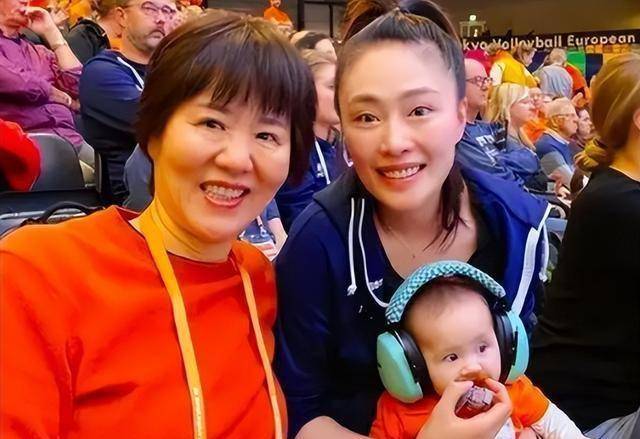 当年马蕴雯作为女排"青铜时代"的主力球员,一直以暴力的背后进攻闻名