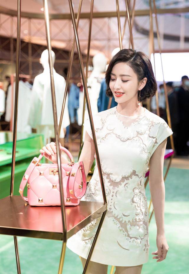 原创佟丽娅岂止古装绝美穿旗袍美得像宠儿侧颜明艳真羡慕陈思诚