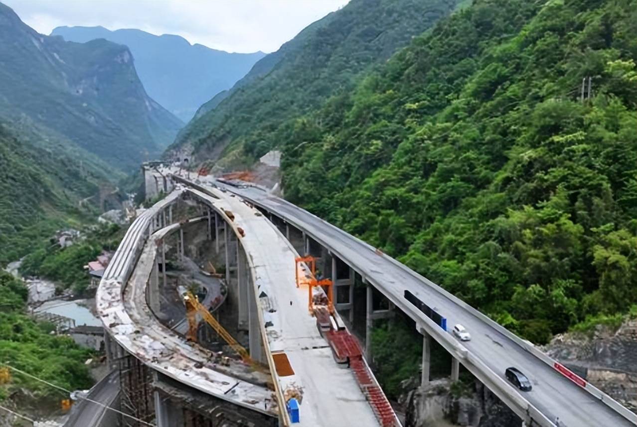 而作为国家高速g69银百高速公路(银川至百色)的一段,城开高速全线建成