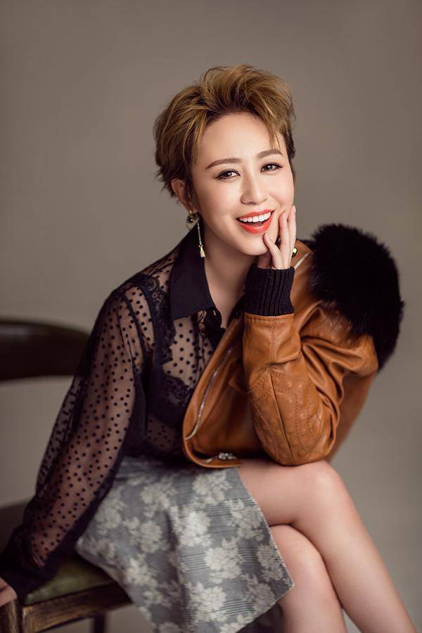 原创又土又丑嫁小11岁老公被沈腾媳妇暗讽她都做了些什么呢