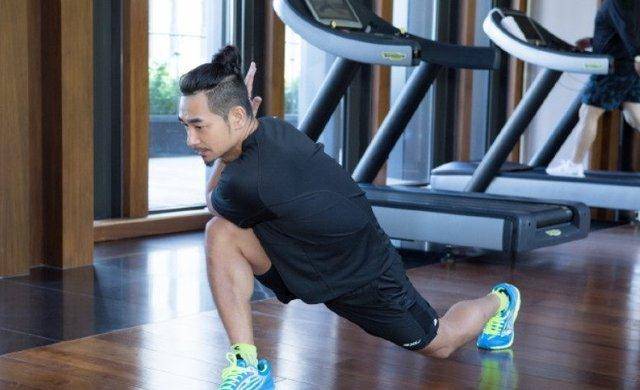 原创48岁的赵文卓健身几十年武功不输其它人为什么就没红呢