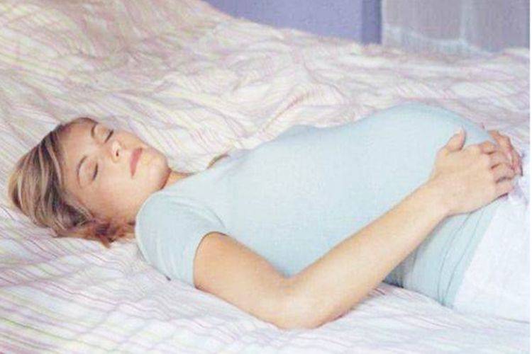 孕妇睡觉如果有这个“小动作，”最好改掉，会让宝宝发育更健康