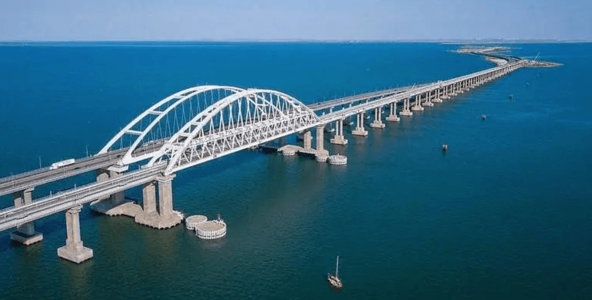 克里米亚大桥又叫刻赤海峡大桥,是目前欧洲最长的桥梁,全长19公里,跨