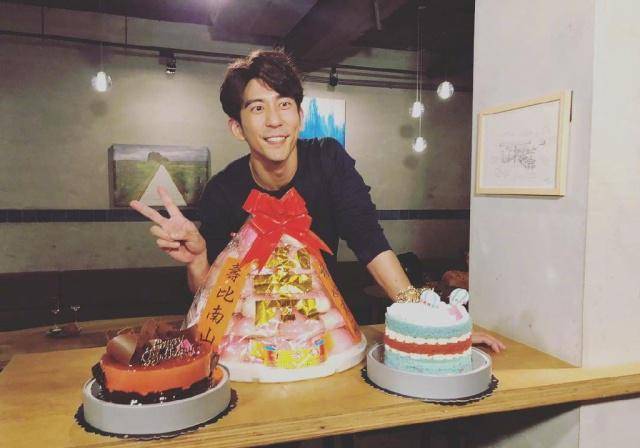 贾静雯其实还有个大女儿,叫梧桐妹,是她与前夫孙志浩所生.