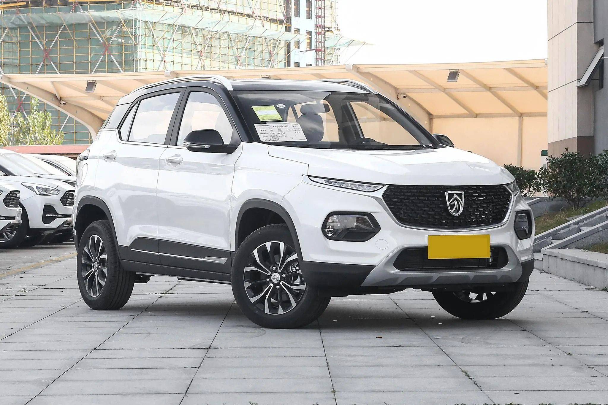 宝骏510自动优享型车型小型suv售738万元造型精致