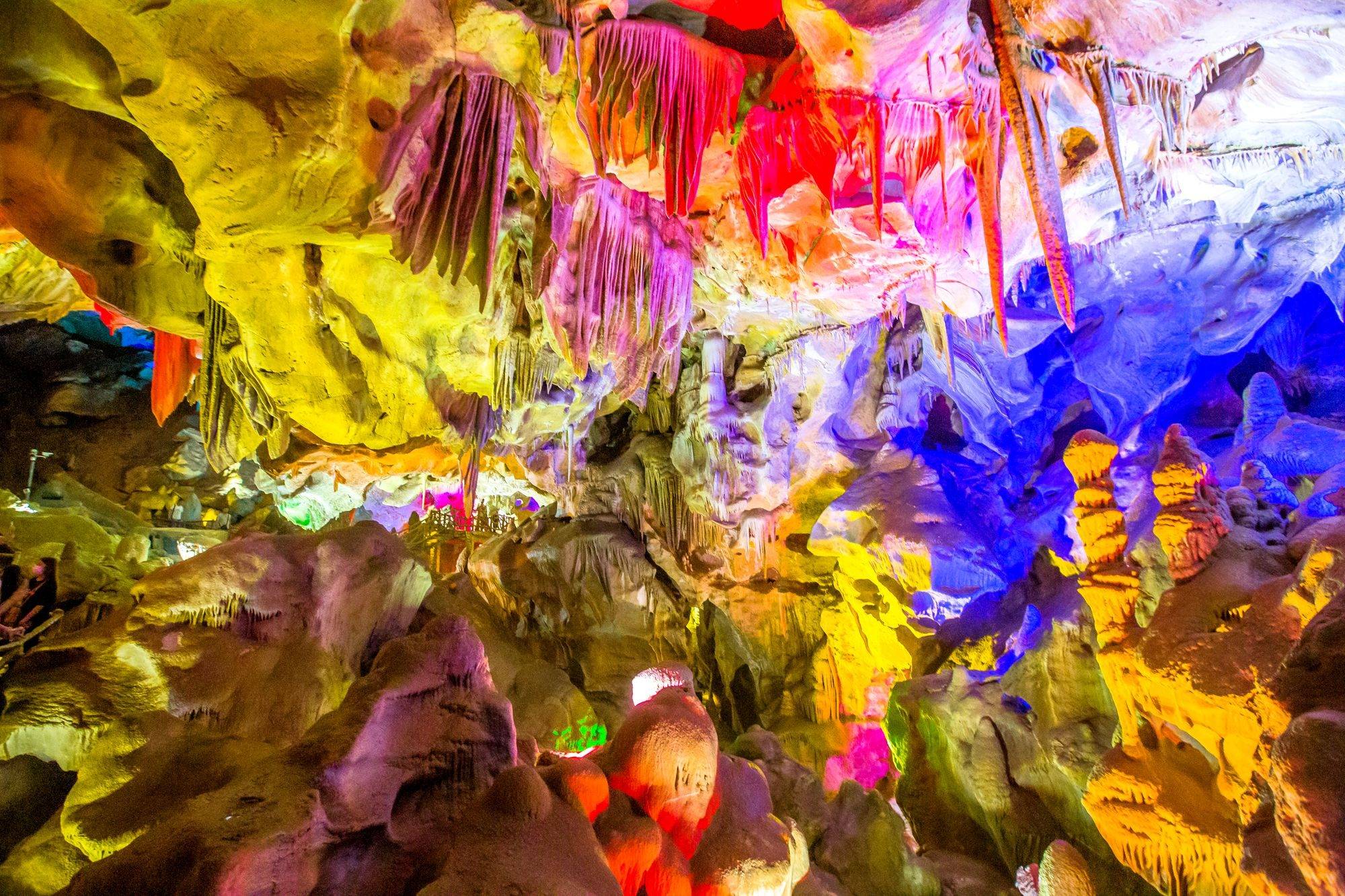 邢台崆山白云洞,5亿年历史的溶洞景观,让你走进梦幻的世界之中