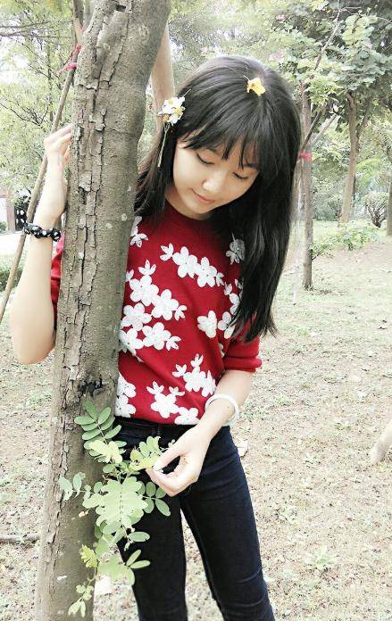 原创点读机女孩高君雨近况曝光19岁模样大变认不出成为康辉师妹