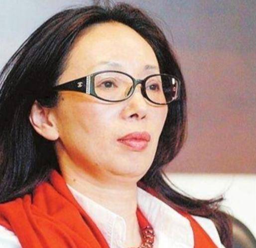 原创陈金霞上海女首富中年丧夫继承70亿遗产现如今过得怎样