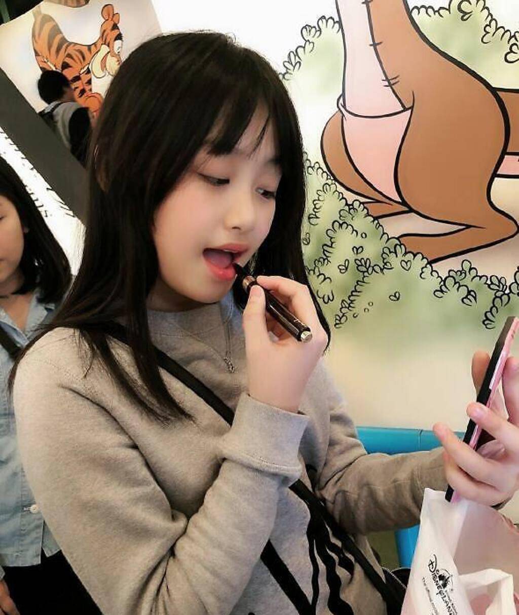吴启华女儿近照曝光,13岁美女挑战做最美星二代_遗传_石洋子_内地