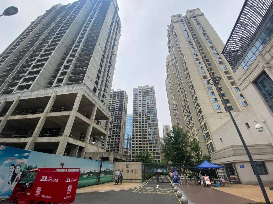 烂尾7年成都这座烂尾楼终于要复活了当年均价卖1万㎡