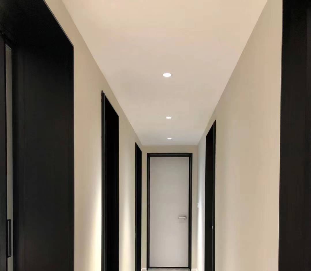 115㎡无主灯极简风温馨三口之家猫