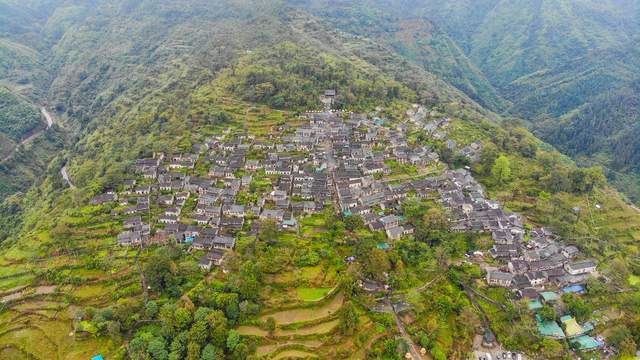 广东最陡的村寨，村民房子全建在45度以上斜坡上，你见过吗？