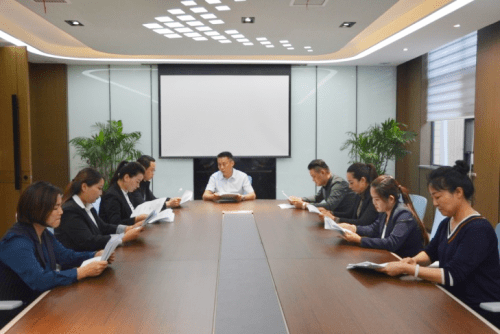 蜂亿健品牌:深入养蜂基地抓源头质量,确保顾客吃上绿色放心产品_蜂箱_