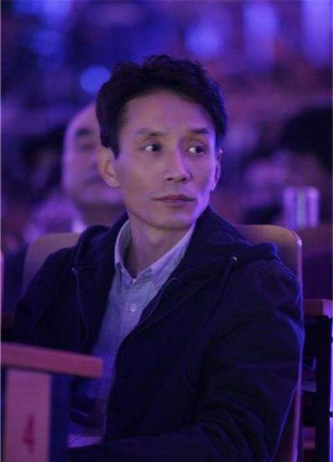 原创田小洁和曾萍离婚10年一个再婚当模范继父一个销声匿迹