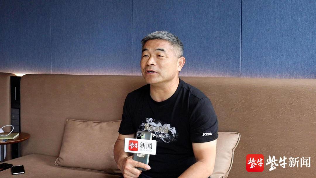 对话失孤原型郭刚堂这个父亲节收到孩子寄来的护膝