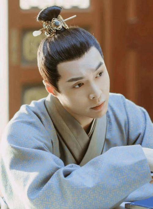 张艺兴的古装剧,我还真看过一部,记忆犹新,大明风华中的朱祁镇,这个