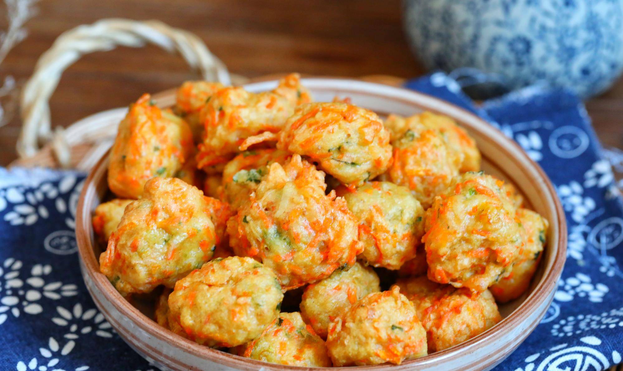 秋天用这菜炸丸子最香外酥里嫩清香不油腻比肉丸子还好吃