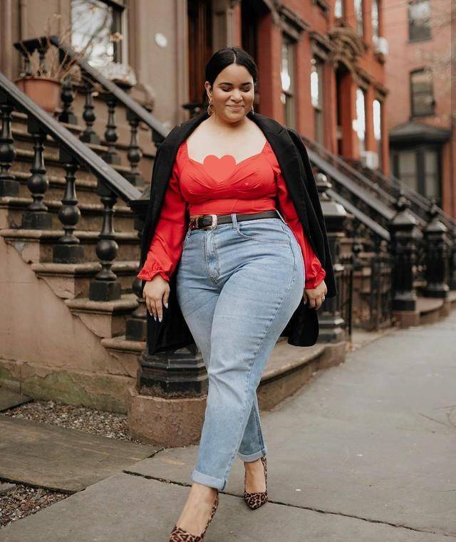 原创胖就一定不美吗大码模特酷爱紧身衣赘肉紧勒仍自信与瘦人比美