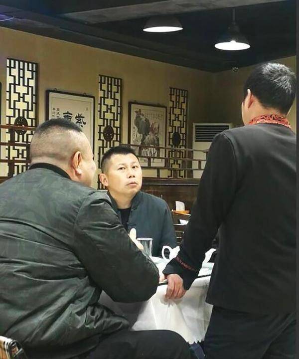 原创38岁何云伟现状曝光曾为郭德纲得意门生正当红时退出德云社