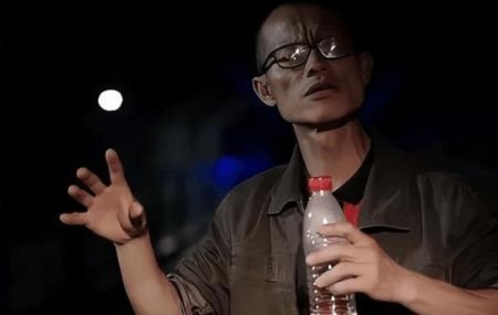 走红2个月之后,气球哥直播首秀人气破万,被赞真性