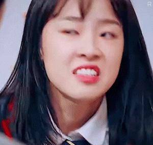 我们再来说说第二季的大结局吴允熙没有选择跳河而是