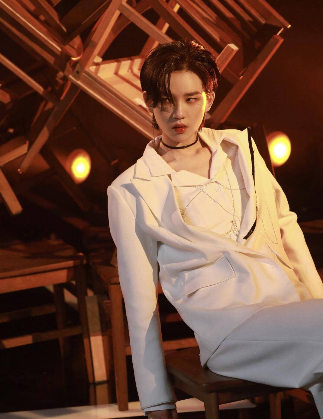 原创青你2造型师有审美刘雨昕戴皇冠贵气虞书欣扎双马尾鬼马