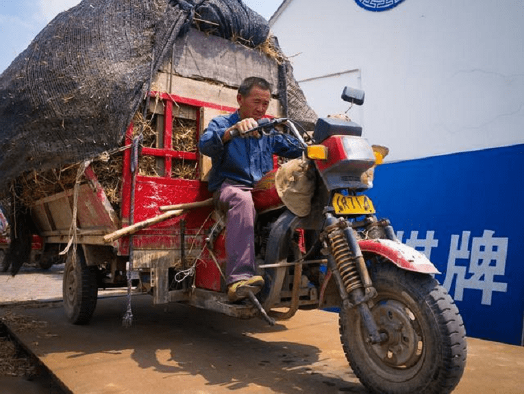 2款拉货用的电动三轮车一次能拉千斤以上适合农忙货物运输