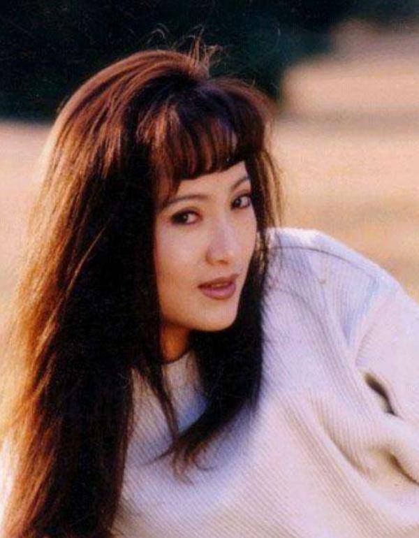 她是"西子姑娘",80年代挂历女神,15岁出道,35年零绯闻_李勇勇_阮星竹