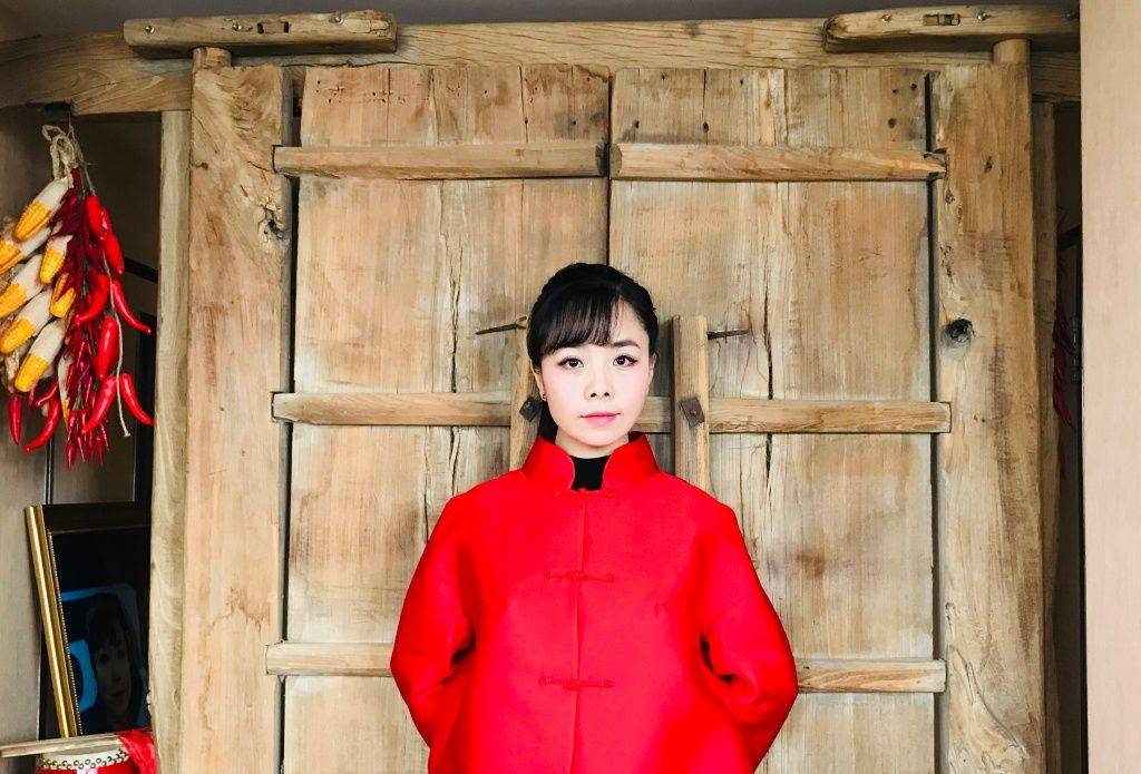 原创优秀演员王二妮嫁经纪人后放弃娱乐圈今放牛为生