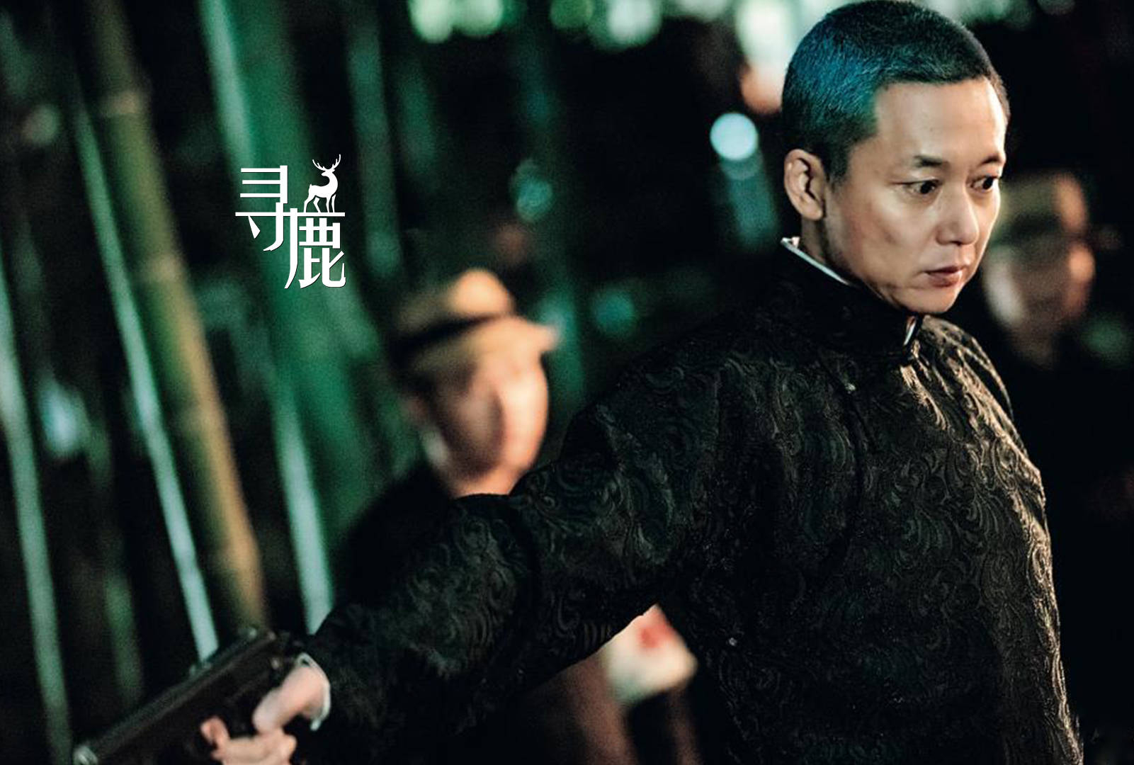 19岁还在读大二的刘奕君被导演白沉选中,出演电影《落山风》,搭档当时