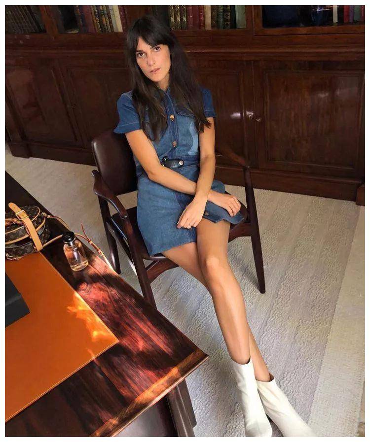 原创来自法国帅气中性风时尚博主leia日常穿搭推荐