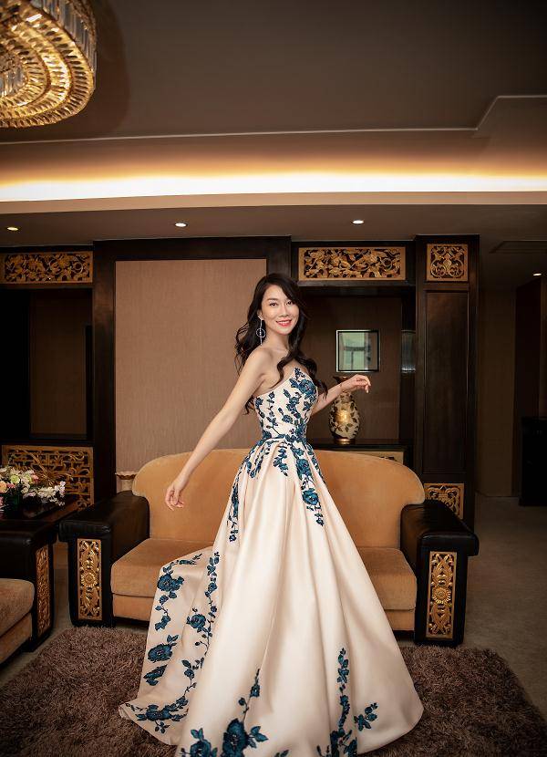 原创顾忆罗温峥嵘现状演技好却不红今43岁生活幸福美丽如初