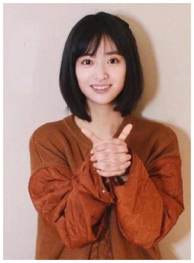 原创路人偶遇素颜的沈月红配绿也能穿出爆款效果你们觉得可吗