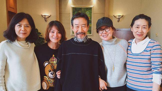 原创老戏骨李雪健妻子曝光原来是大家熟悉的她相爱36年恩爱如初