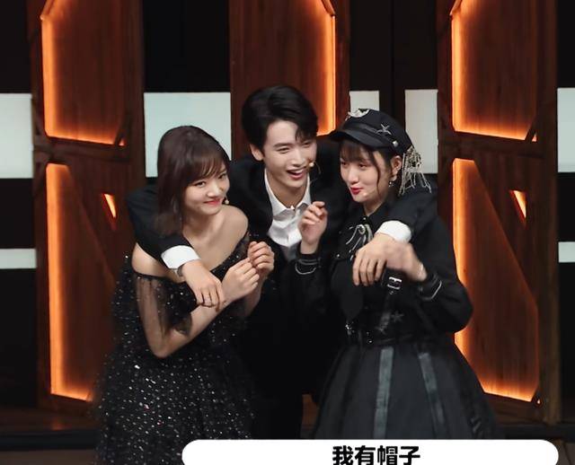 原创演员2陈宥维放开自我开始演初吻戏大方搂肩两位女演员