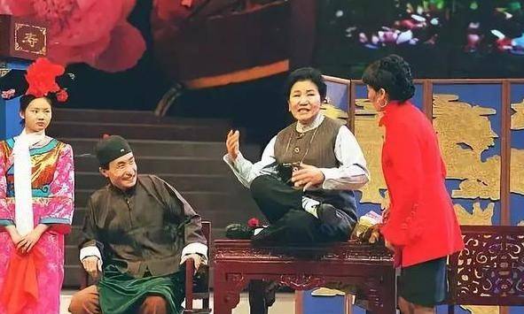 德艺双馨赵丽蓉的一生:先后嫁给兄弟两人,女儿脑瘫又夭折_丈夫_表演