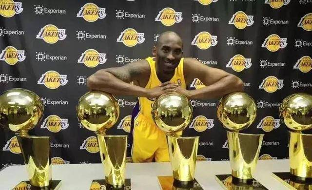 原创五座冠军奖杯媒体排名前十之外科比该进nba历史前十吗