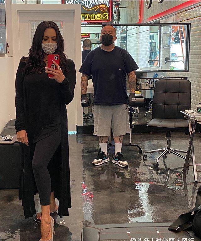 科比妻子再添新纹身!