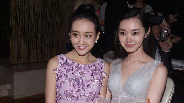 原创王鸥宋轶穿礼服同框能看出裙装款式很重要发型影响气质