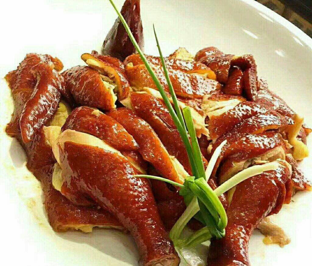 小厨d传统的粤式卤水豉油鸡在家卤出年代的味道