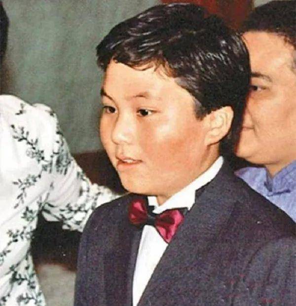 何鸿燊17子身份曝光竟是四房隐藏的长子梁安琪求尊重