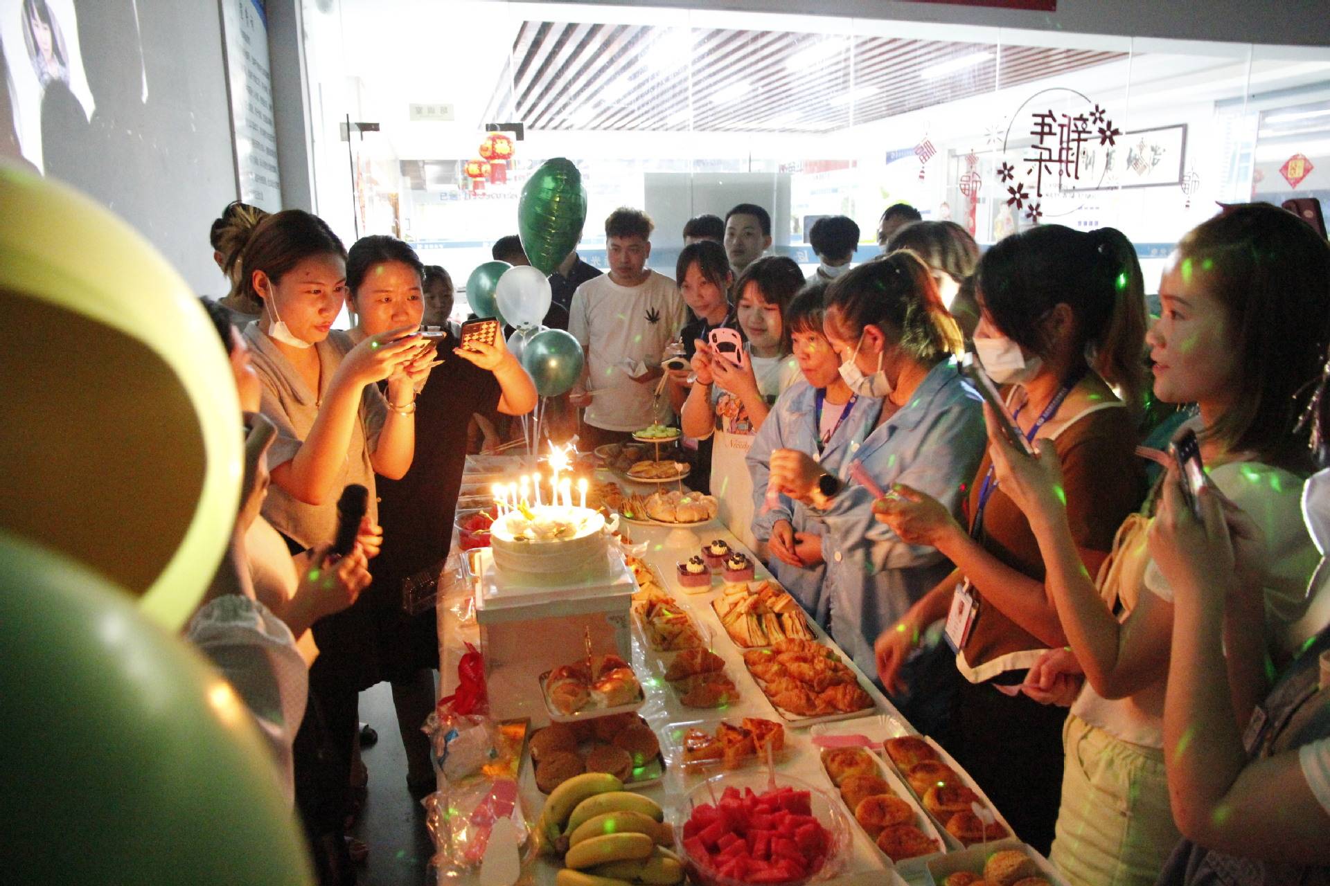 夏至有你宇你相約藍宇激光第二季度夏至主題生日會