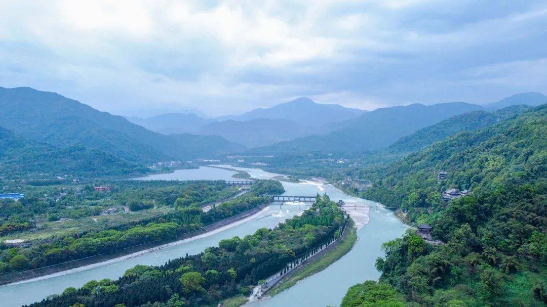 从高空俯瞰都江堰发现不一样的美