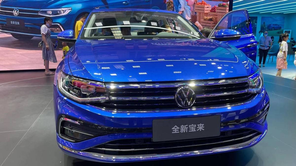 可享购置税全免爆款新款宝来与速腾亮相车展扔深水炸弹