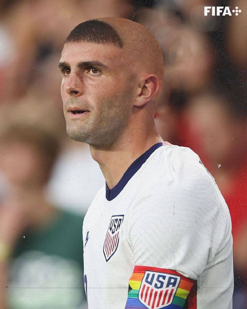 如果大牌球星都留"阿福头",孙兴慜秒变郭德纲,梅西c罗很奇葩_球迷