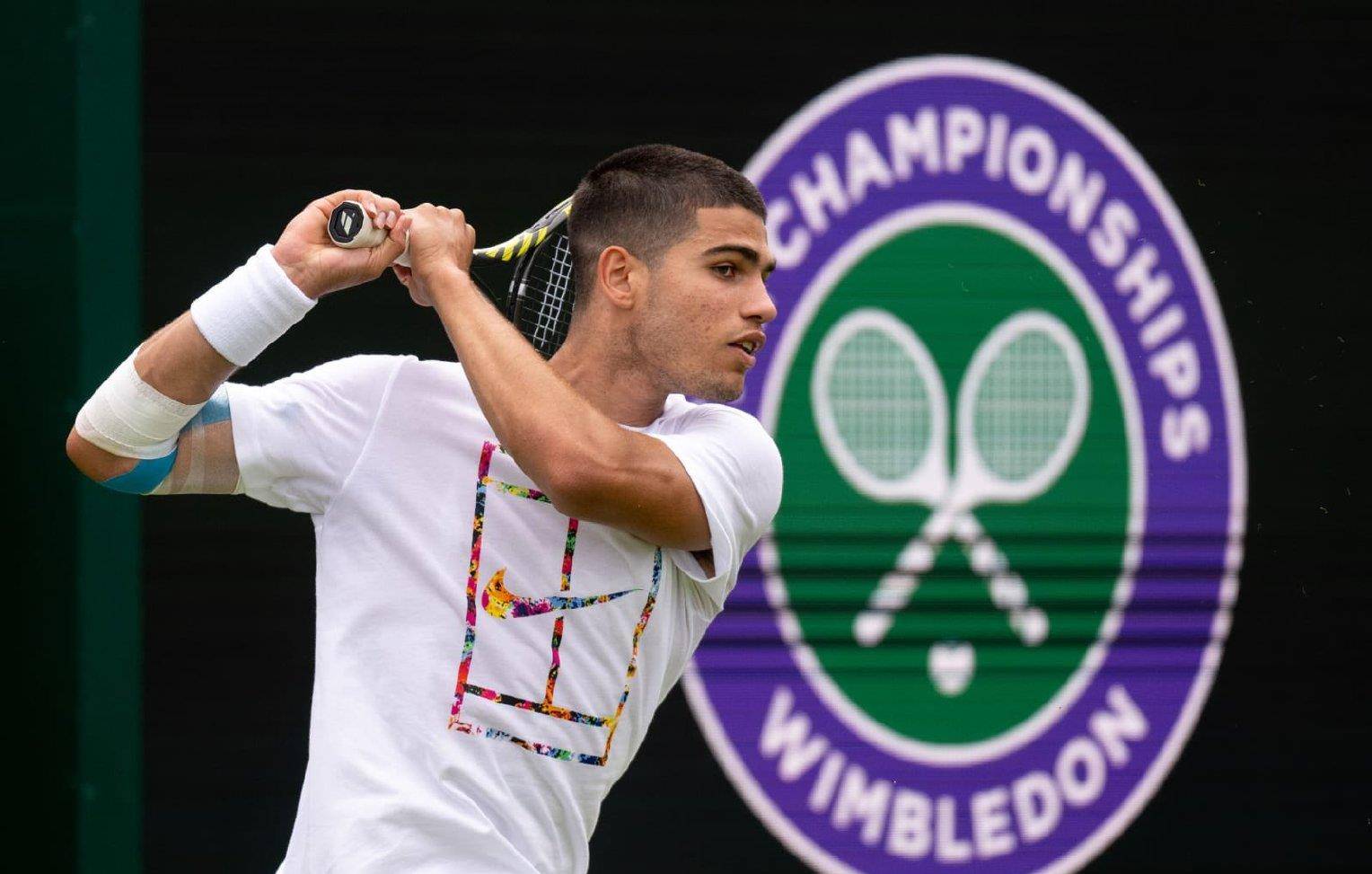 原创费德勒是最近一位在温网赢得生涯首个大满贯男单冠军的球员