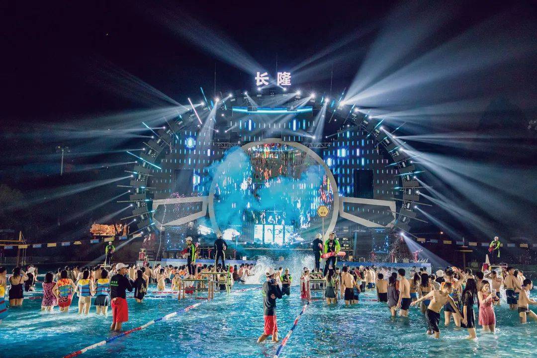 作为世界第一的水乐园,长隆水上乐园每年都会推出新的产品体验,让玩家