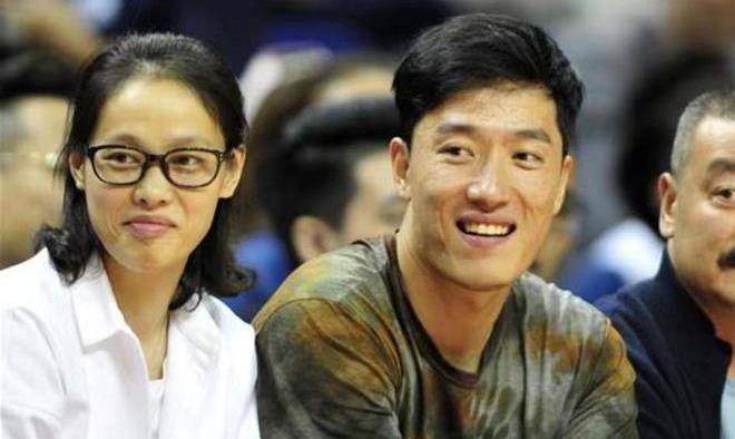 刘翔:从万人敬仰到跌落神坛,二婚娶初恋吴莎,他都经历了什么?