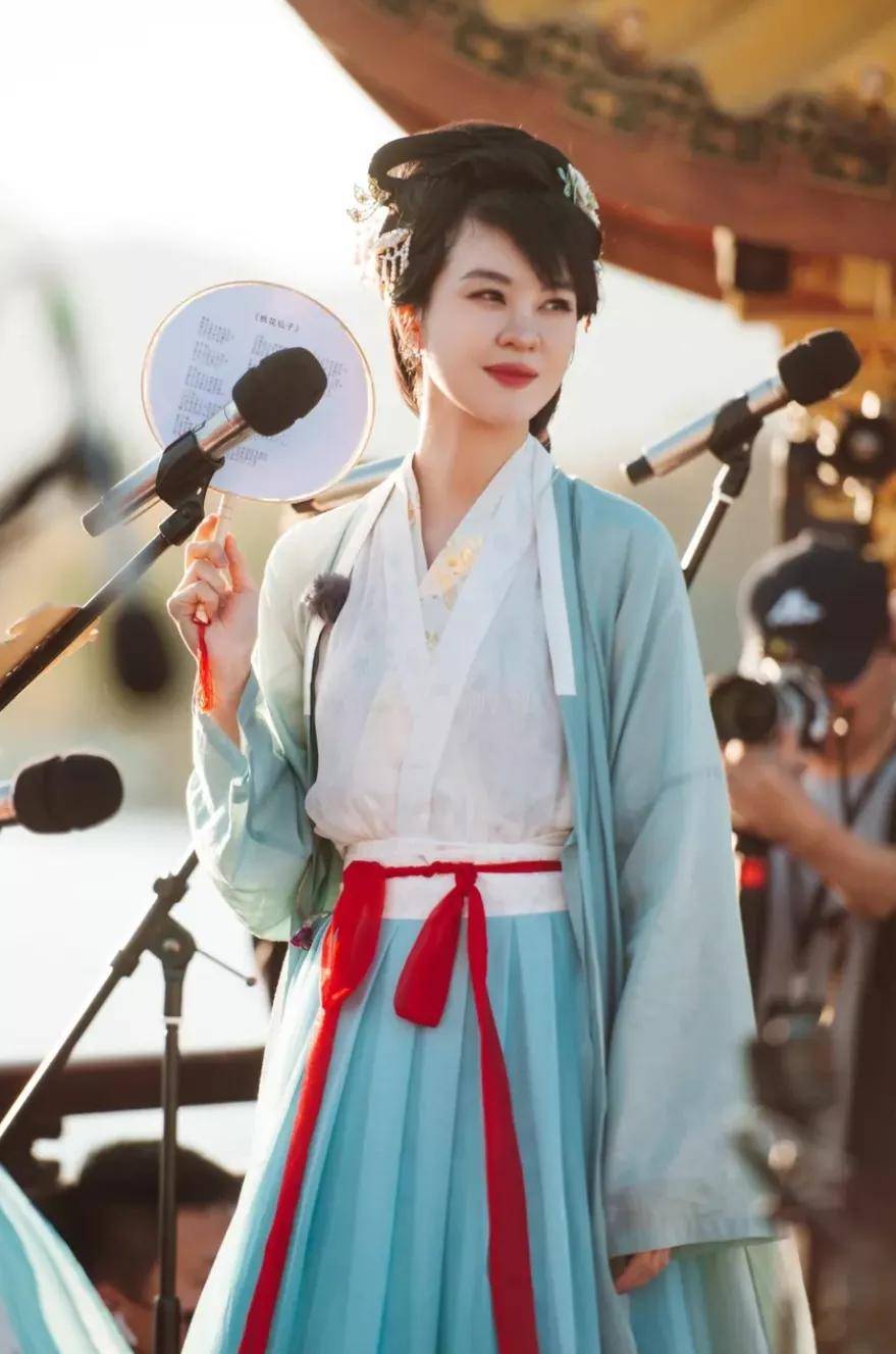 黄龄黄龄这个可爱的小公主,公主切十分醒目.