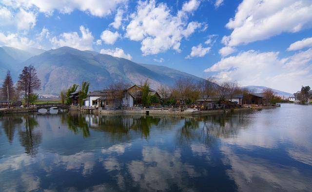 安徽很受欢迎的山，是中国历史文化名山，山势呈西南—东北走向